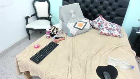 julieth_allen online show from 10/16/25, 12:44