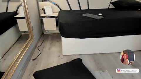 julieth_rojas online show from 09/20/25, 04:57