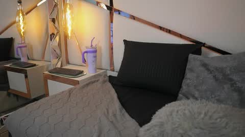 julieth_rojas online show from 04/15/26, 04:30