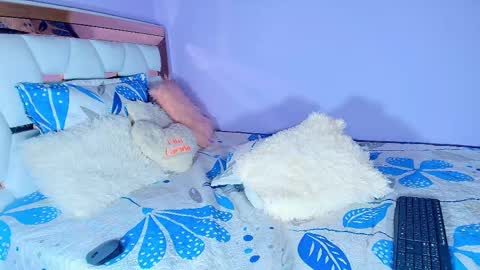 Snapshot of julieth_rossi chatting on 09/18/25, 10:34 julieth rossi online show from 09/18/25, 10:34