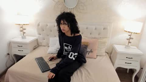 julietta    online show from 03/23/26, 11:58