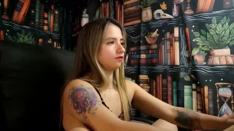 Julietta Jackson online show from 02/18/25, 08:47