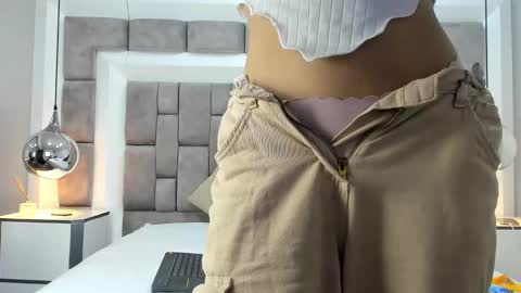 Hi guys It is a pleasure to have you here I am Julieta  online show from 11/04/25, 12:04