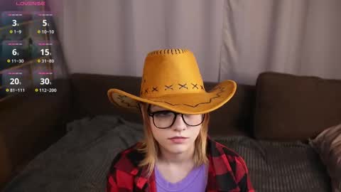 Mia online show from 10/05/25, 03:27