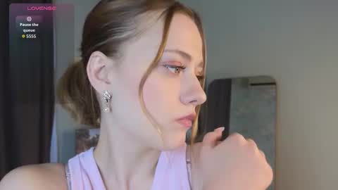 Mia online show from 11/10/25, 03:05