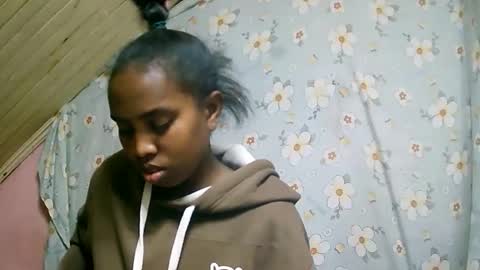 Snapshot of juliette9794 chatting on 09/11/25, 12:22 juliette9794 online show from 09/11/25, 12:22