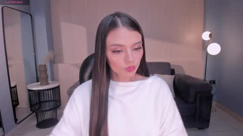 Juliette Moreau online show from 04/03/26, 08:07