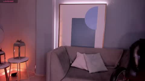 Juliette Moreau online show from 04/17/26, 07:17