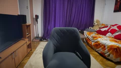 Snapshot of julietterosie chatting on 07/29/26, 06:55 Rose online show from 07/29/26, 06:55