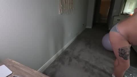 Julie online show from 12/11/24, 05:26