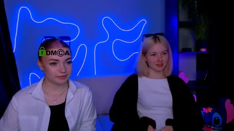 julie online show from 05/06/26, 01:38