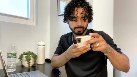 julimo16 online show from 09/17/25, 10:00