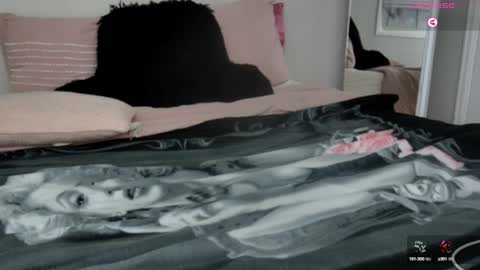 Snapshot of julimonroe chatting on 01/02/25, 05:14 Juli Monroe online show from 01/02/25, 05:14