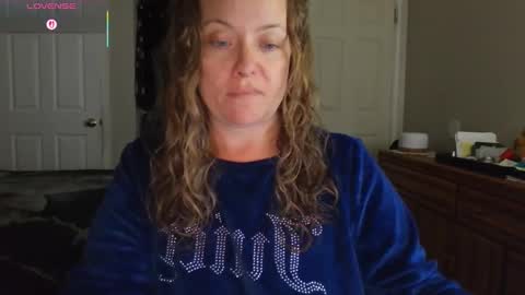 Snapshot of julimonroe chatting on 09/30/25, 02:05 Juli Monroe online show from 09/30/25, 02:05