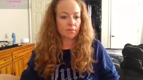 Snapshot of julimonroe chatting on 09/30/25, 03:39 Juli Monroe online show from 09/30/25, 03:39