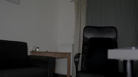 JULiUS   online show from 10/05/25, 06:50