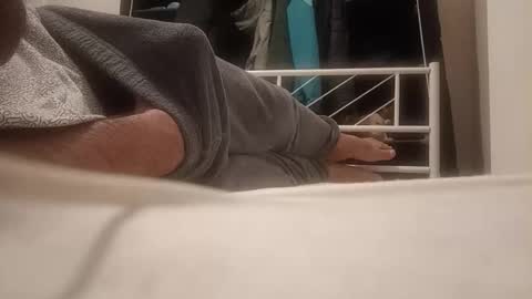 Snapshot of juliusrad chatting on 11/13/25, 04:00 juliusrad online show from 11/13/25, 04:00