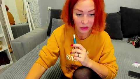 jullia_moor online show from 12/02/25, 01:00