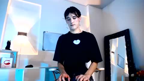 jullian online show from 07/16/26, 08:26