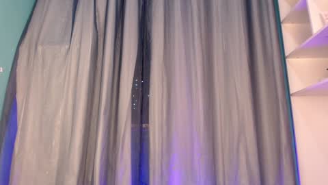 Snapshot of jullyjuicy chatting on 01/06/25, 12:48 Jully online show from 01/06/25, 12:48