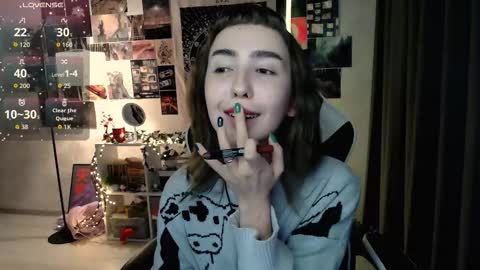 Snapshot of julscinamon chatting on 09/30/25, 05:07 Baroness Von Cringe online show from 09/30/25, 05:07