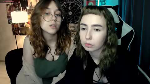 Snapshot of julscinamon chatting on 10/03/25, 03:31 Baroness Von Cringe online show from 10/03/25, 03:31