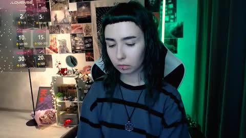 Snapshot of julscinamon chatting on 10/08/25, 04:59 Baroness Von Cringe online show from 10/08/25, 04:59