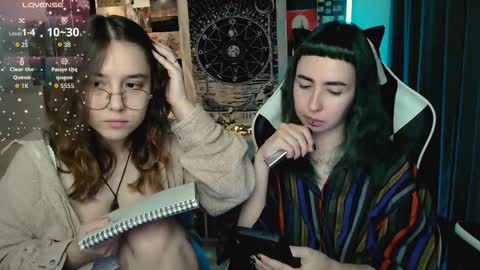 Snapshot of julscinamon chatting on 10/30/25, 03:13 Baroness Von Cringe online show from 10/30/25, 03:13