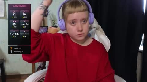 Snapshot of june_shy0 chatting on 10/23/25, 08:13 June online show from 10/23/25, 08:13