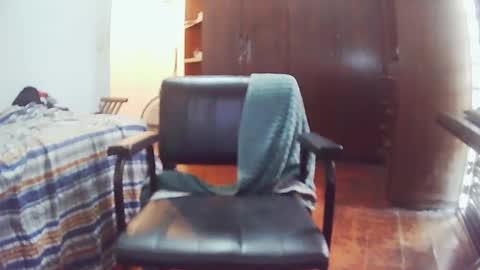 Mia online show from 02/12/25, 10:46