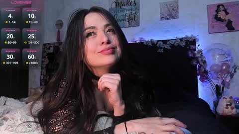Snapshot of junee_ chatting on 12/06/24, 08:26 Maria online show from 12/06/24, 08:26