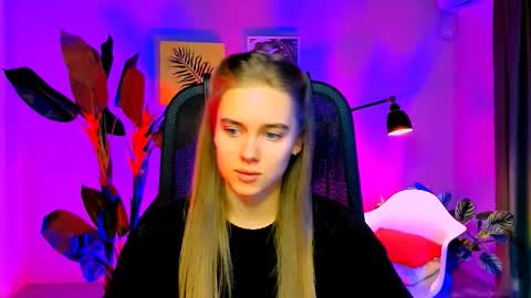 junewoods online show from 12/01/25, 06:18