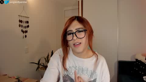 Snapshot of jungleofpandas chatting on 01/15/25, 11:19 Call me Sussy  online show from 01/15/25, 11:19