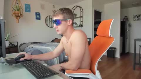 Snapshot of juniormadison69 chatting on 10/21/25, 04:19 Junior Madison online show from 10/21/25, 04:19