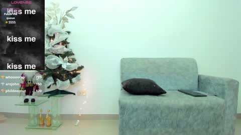 Snapshot of juniormorris_ chatting on 12/19/24, 02:56 Junior online show from 12/19/24, 02:56