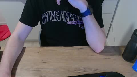 Snapshot of junk2711 chatting on 01/05/25, 09:37 junk2711 online show from 01/05/25, 09:37