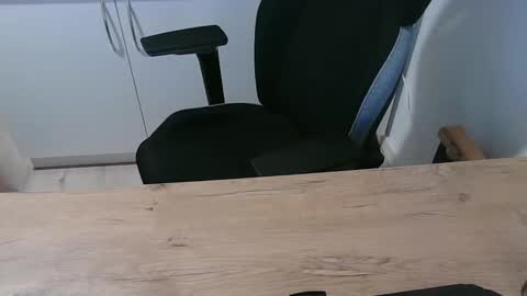 Snapshot of junk2711 chatting on 02/26/25, 03:19 junk2711 online show from 02/26/25, 03:19