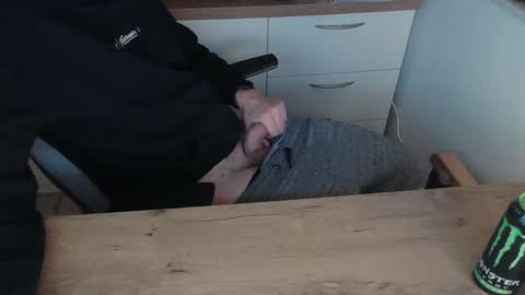 Snapshot of junk2711 chatting on 02/26/25, 06:21 junk2711 online show from 02/26/25, 06:21