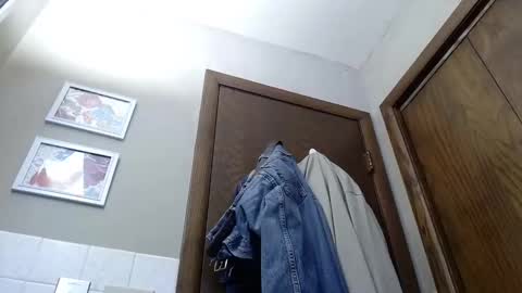 Snapshot of junk_yard_dog chatting on 01/12/25, 04:29 Dave online show from 01/12/25, 04:29