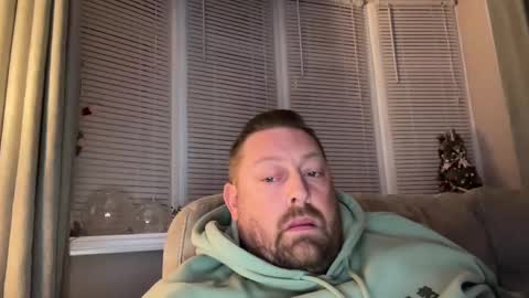 Snapshot of junky345 chatting on 12/02/24, 04:31 Junky online show from 12/02/24, 04:31