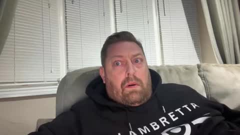 Snapshot of junky345 chatting on 01/20/25, 06:43 Junky online show from 01/20/25, 06:43