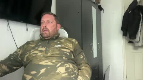 Snapshot of junky345 chatting on 10/05/25, 02:04 Junky online show from 10/05/25, 02:04