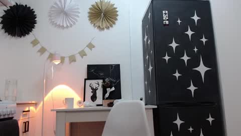 Snapshot of junnewers chatting on 12/22/25, 05:21 JunneWers online show from 12/22/25, 05:21