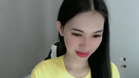Snapshot of juny_lanyy chatting on 01/06/25, 11:51 Julia online show from 01/06/25, 11:51