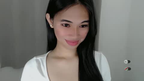 Snapshot of juny_lanyy chatting on 03/08/25, 03:13 Julia online show from 03/08/25, 03:13