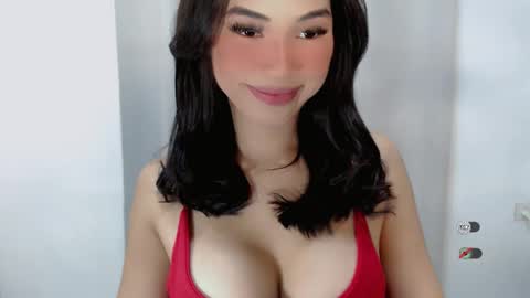Snapshot of juny_lanyy chatting on 10/10/25, 02:05 Julia online show from 10/10/25, 02:05
