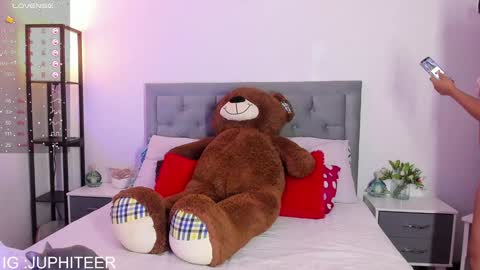 Snapshot of juphiteer chatting on 01/14/25, 04:08  viviana  sasha  online show from 01/14/25, 04:08