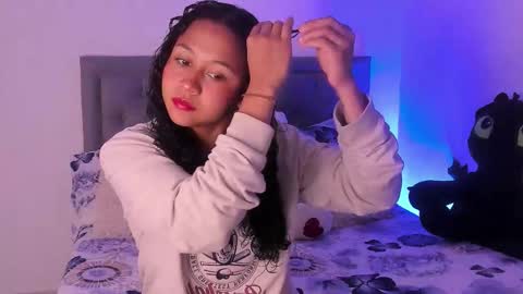 Snapshot of juphiteer chatting on 10/14/25, 03:35  viviana  sasha  online show from 10/14/25, 03:35