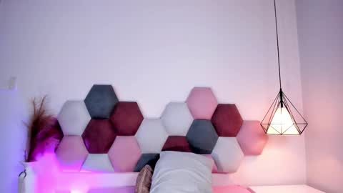 Jupiter Fox online show from 09/15/25, 11:05