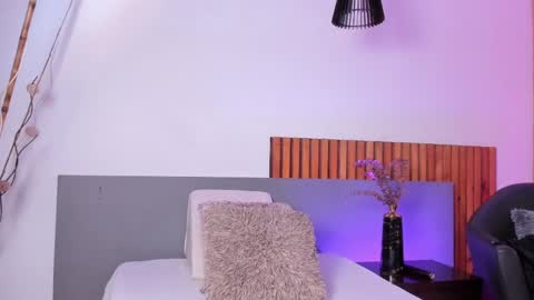 Jupiter Fox online show from 04/02/26, 06:05